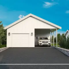 Vitt garage med carport och en vit SUV. En vacker sommardag, perfekt för att fundera på bygga garage kostnad.
