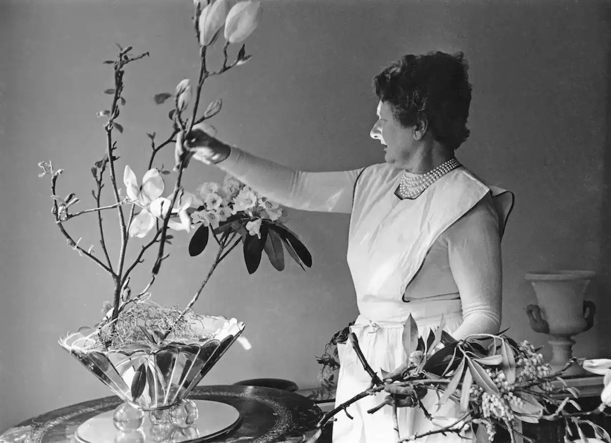 Constance Spry - Skapa tidlös blomsterglädje i din trädgård